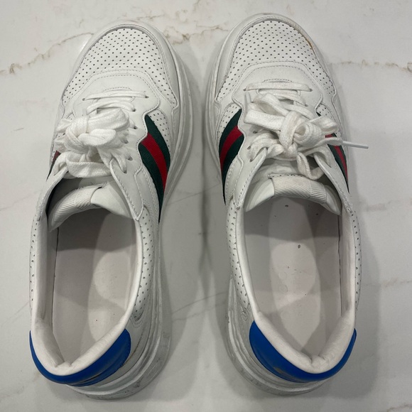Gucci Men's White Sneakers with Red and Green Accents - Picture 3 of 5